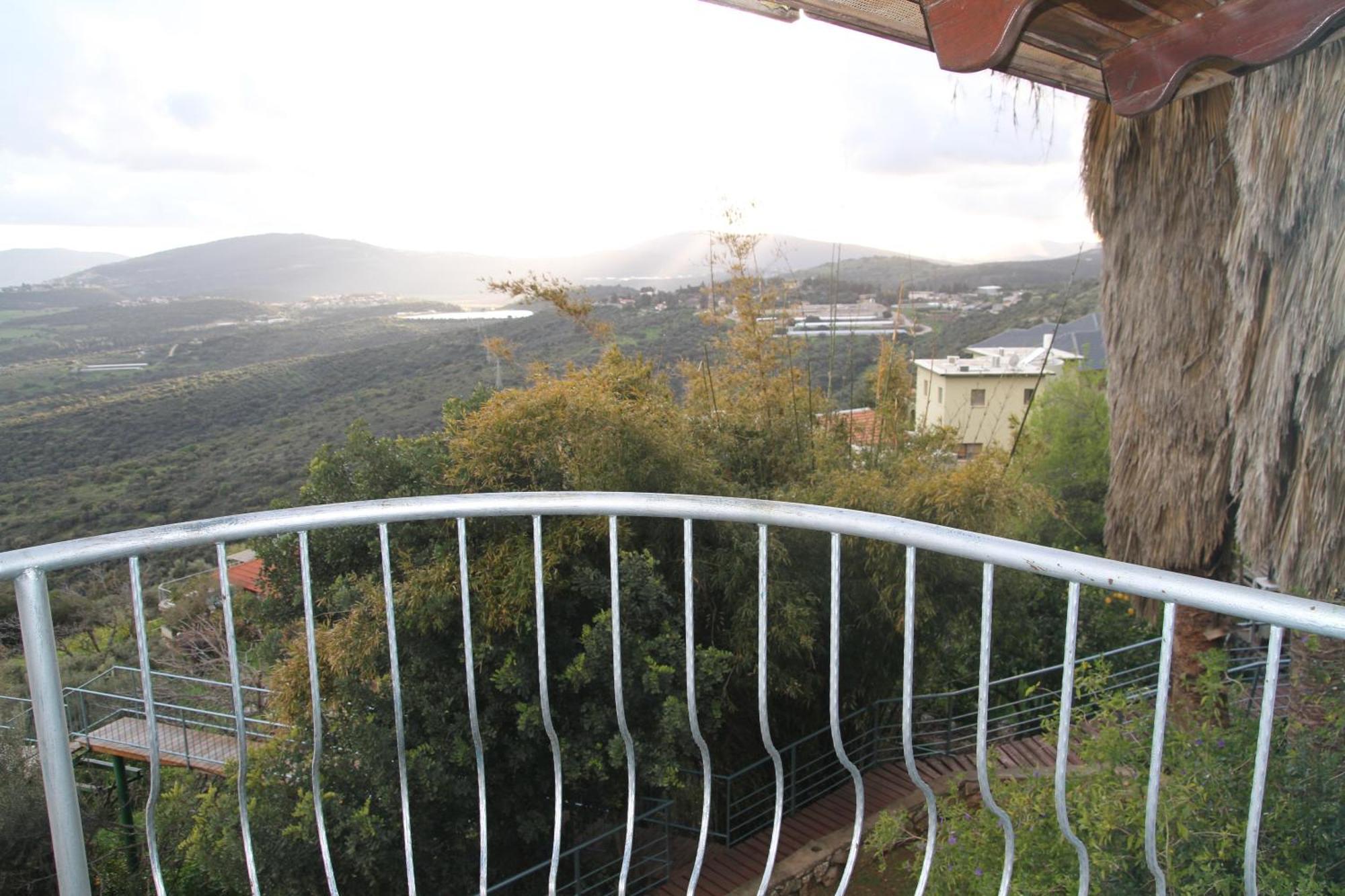 Switzerland In Amirim Villa Dış mekan fotoğraf